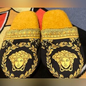 Versace slippers size 8/8.5